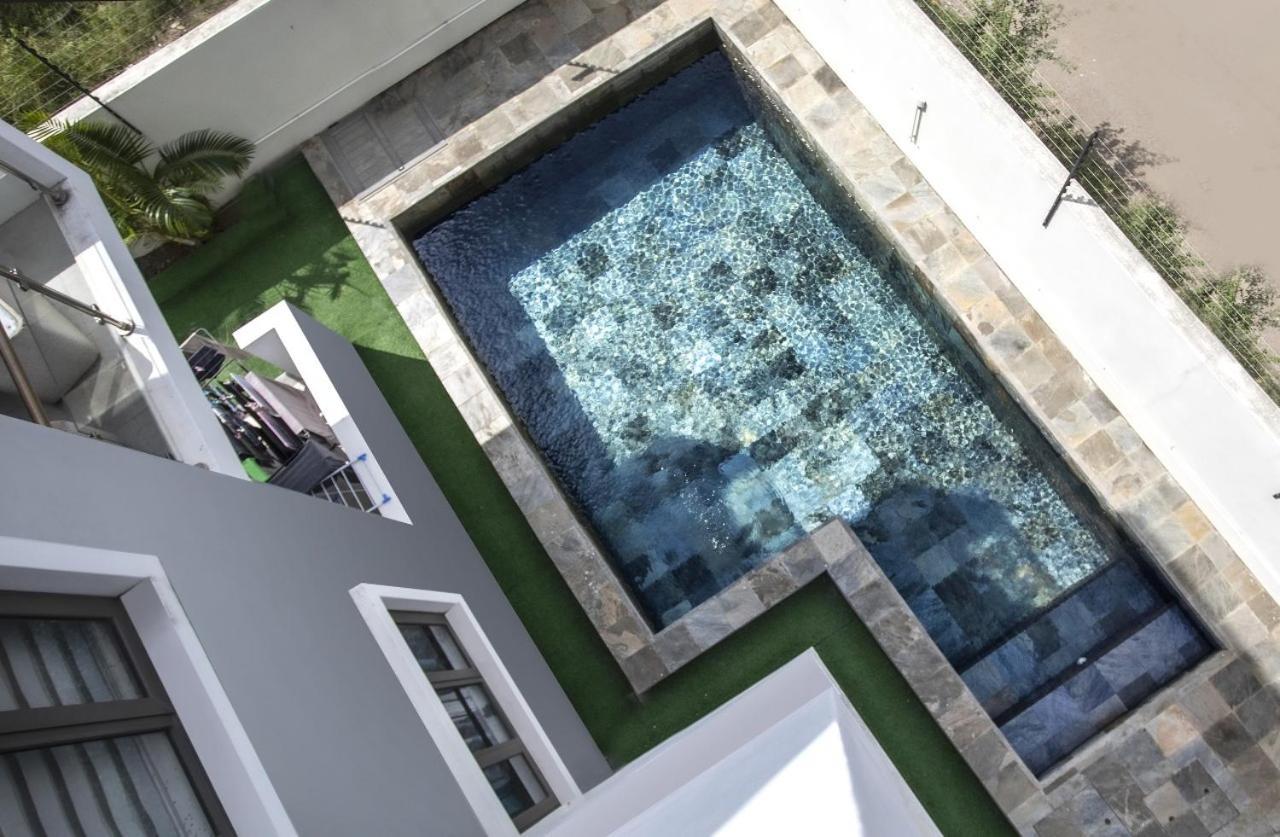 Mayfair Condo In Pereybere Pereybere Beach Exterior foto